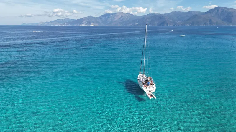 Eridu, Bénéteau Oceanis 400 sailing yacht at Saint-Florent